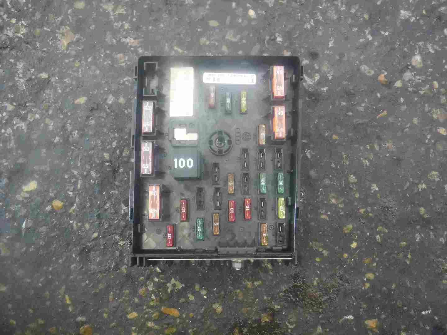 Where Is The Fuse Box On A Passat B7 at Kristi Quintana blog