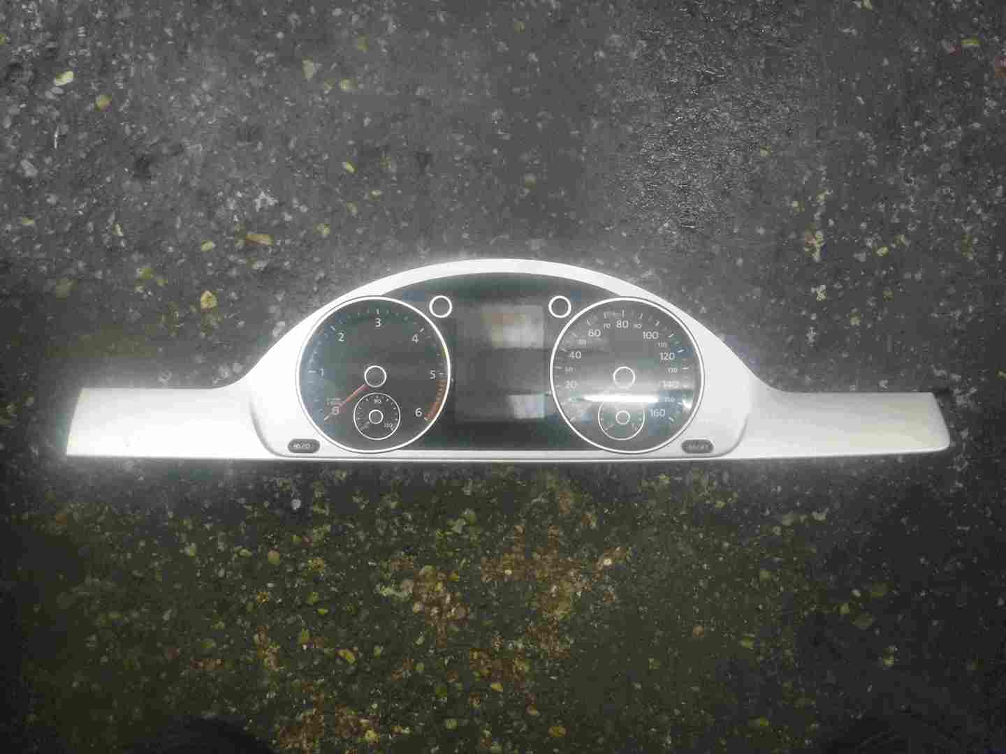 Volkswagen Passat B7 2010-2015 Instrument Panel Clocks Speedo Cluster + Panel