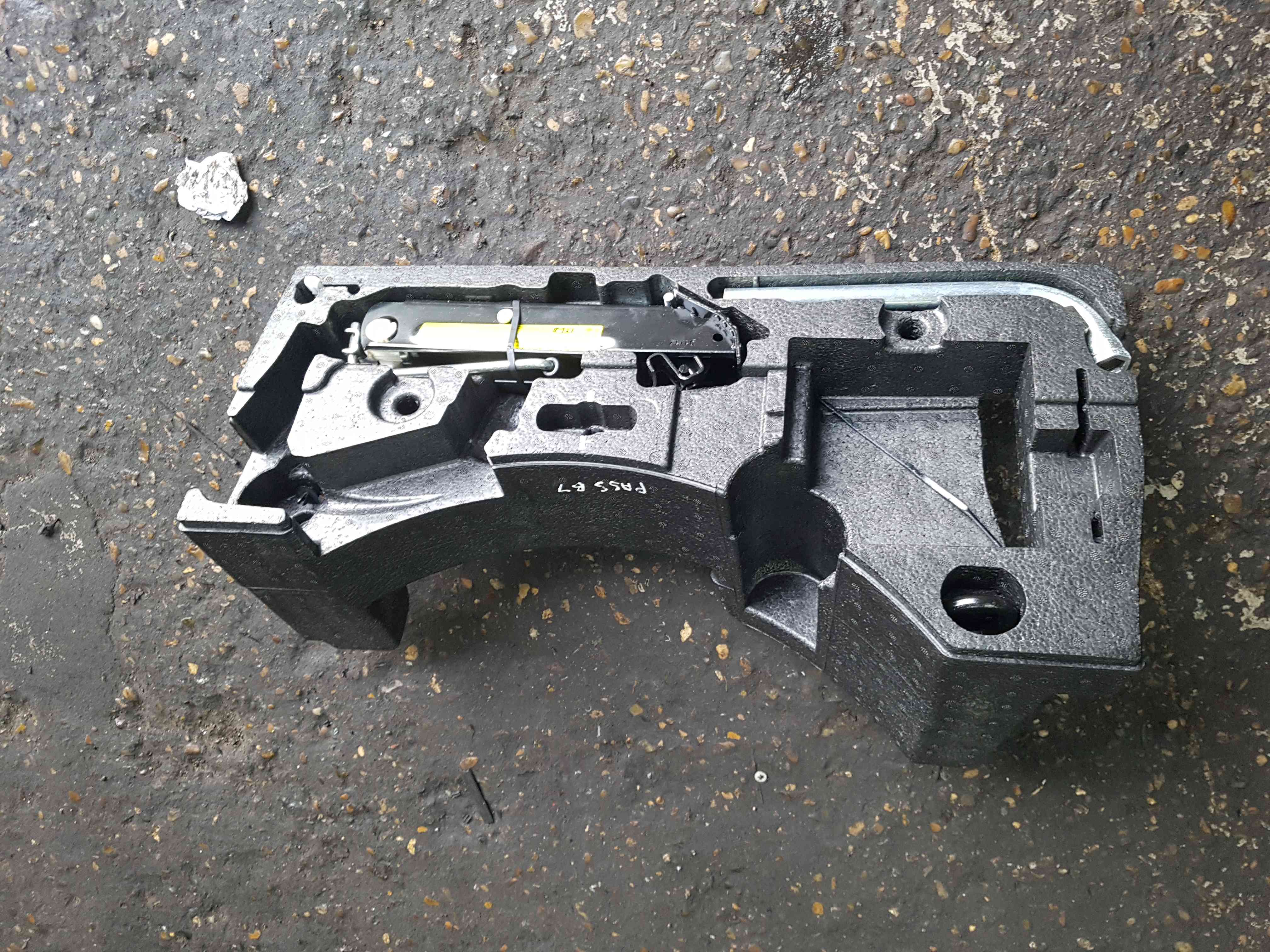 Volkswagen Passat B7 2010-2015 Spare Wheel Jack SET 