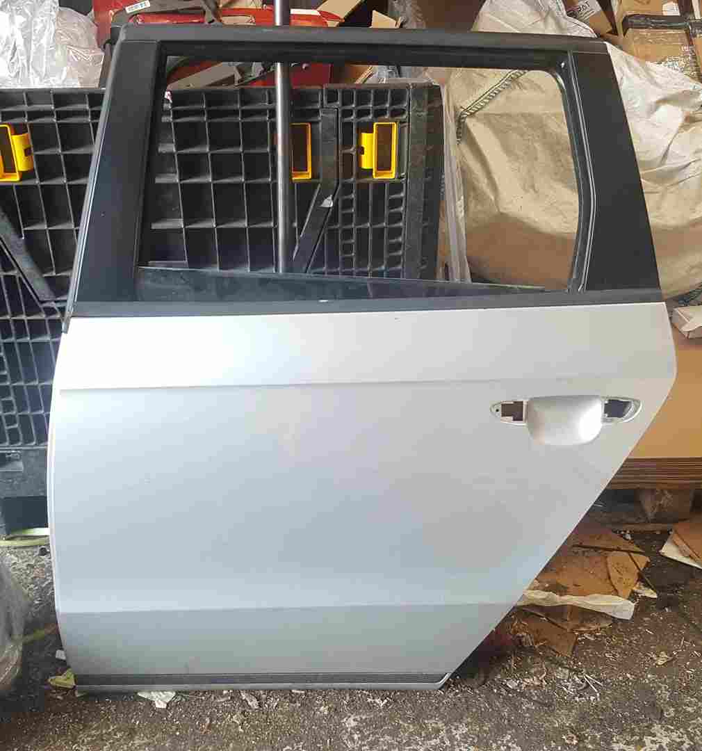 Volkswagen Passat B7 Estate 2010-2015 Passenger NSR Rear Door Silver LA7W