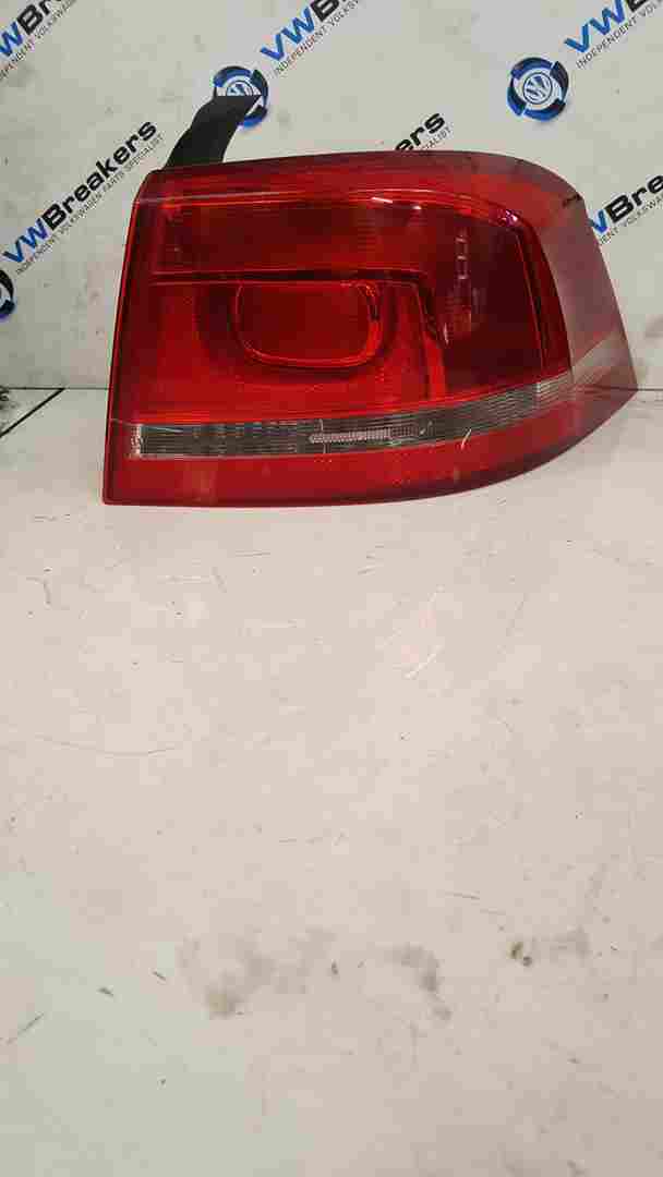 Volkswagen Passat B7 Saloon  2010-2015 Drivers OSR Rear Light Lens 3Ae945096f
