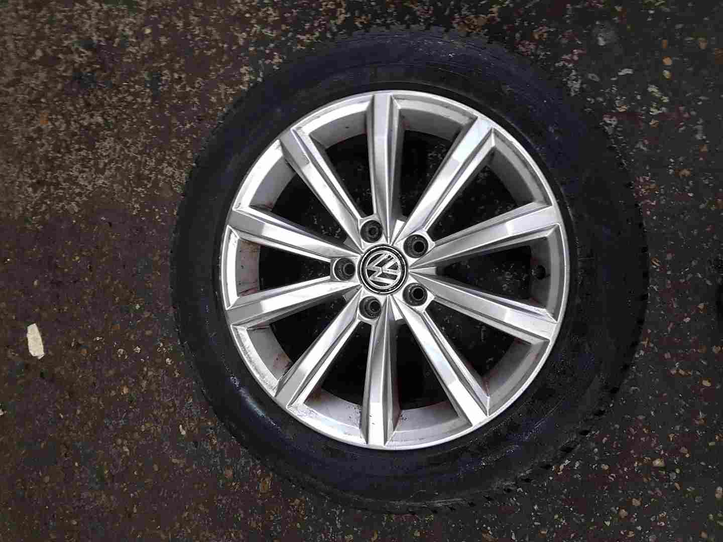 Volkswagen Passat B8 2015-2022 Alloy Wheel 17Inch 3C0601025d 4/5 Winter Tyre 6mm
