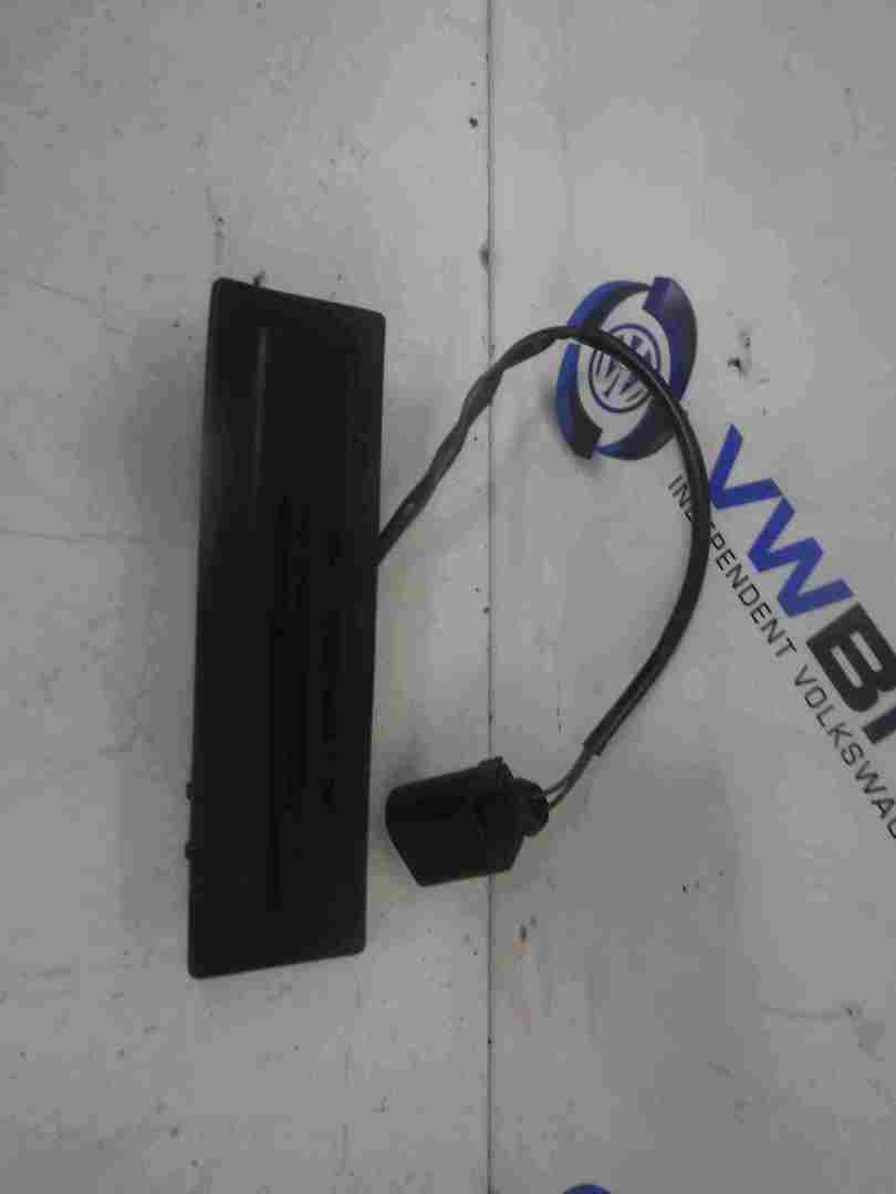 Volkswagen Passat Estate 2001-2005 B5.5 Boot Open Button 3B9827566D