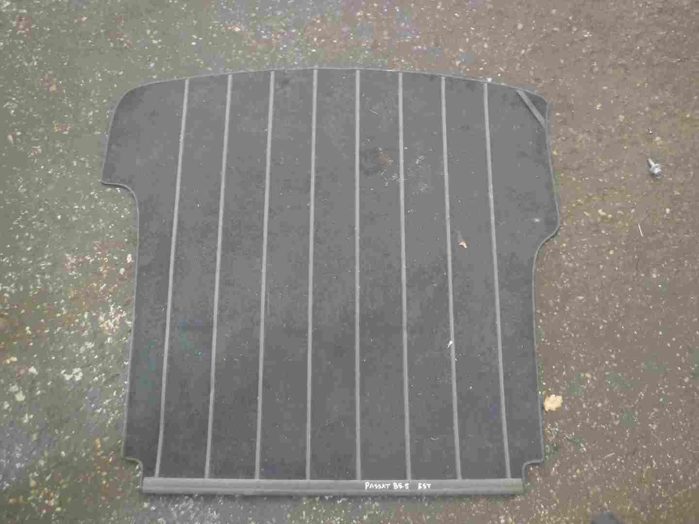 Volkswagen Passat Estate 2001-2005 B5.5 Rear Boot Tailgate Carpet Mat