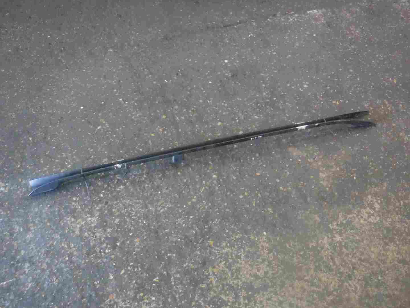 Volkswagen Passat Estate B5 1996-2000 Roof Rack Bars Black