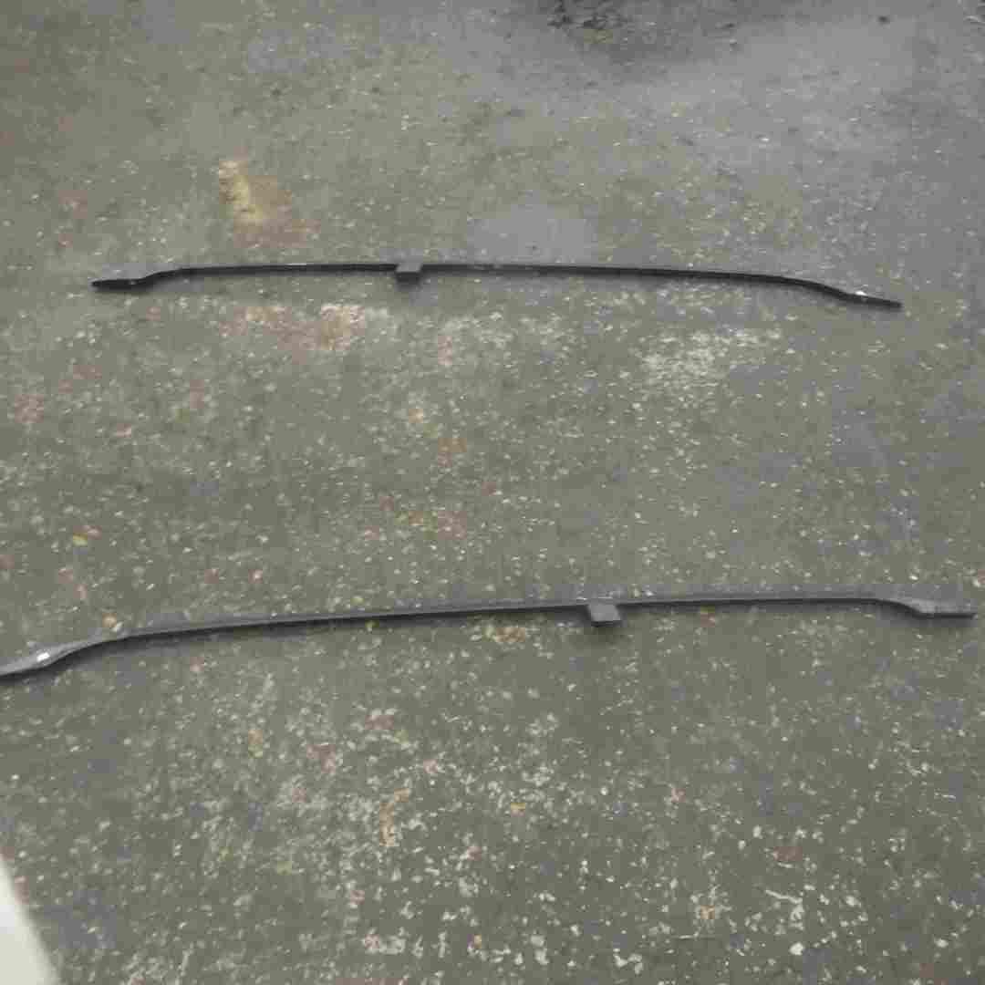Volkswagen Passat Estate B5.5 20012005 Roof Rack Bars Pair Plain Black Store Used