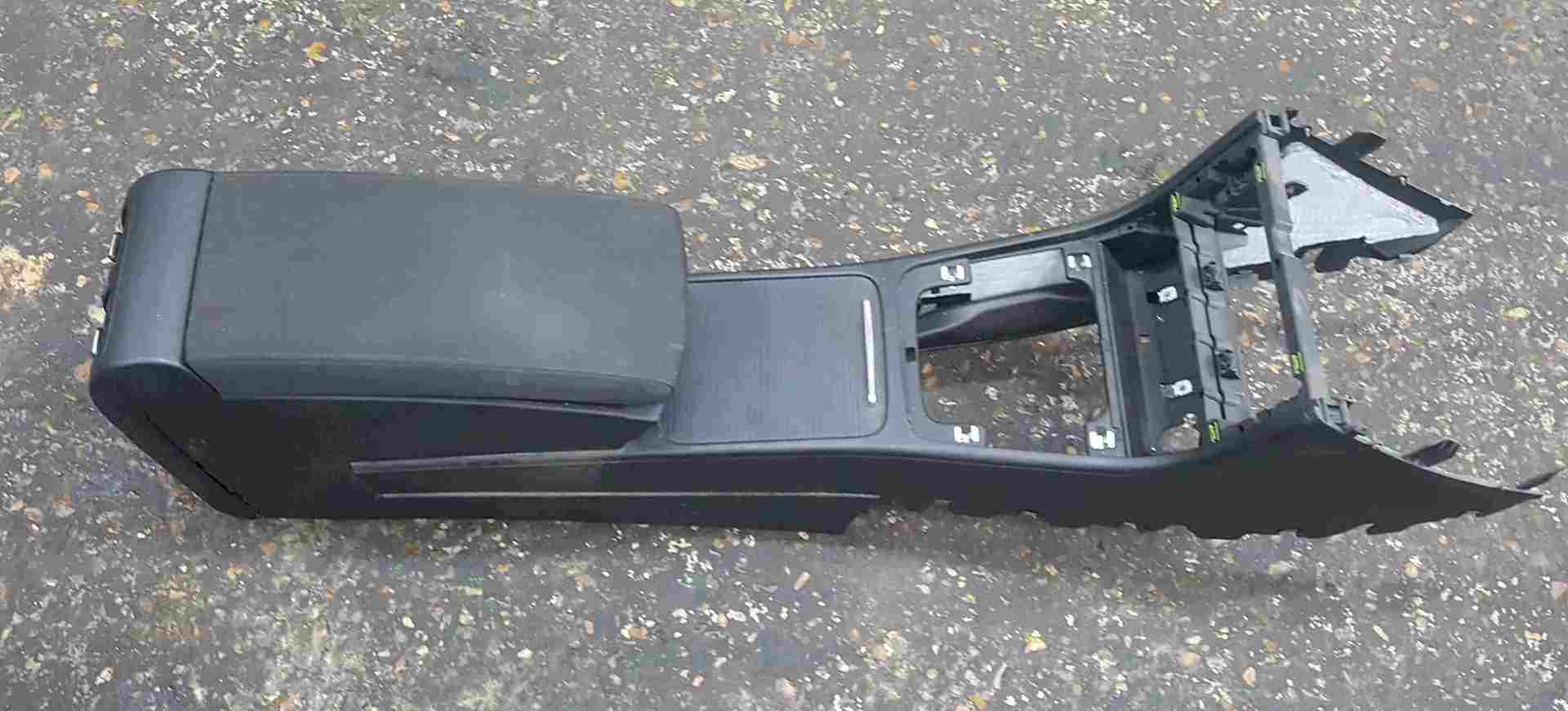 Volkswagen Passat Estate B6 2005-2010 Centre Console Cloth Arm Rest Tray Cup