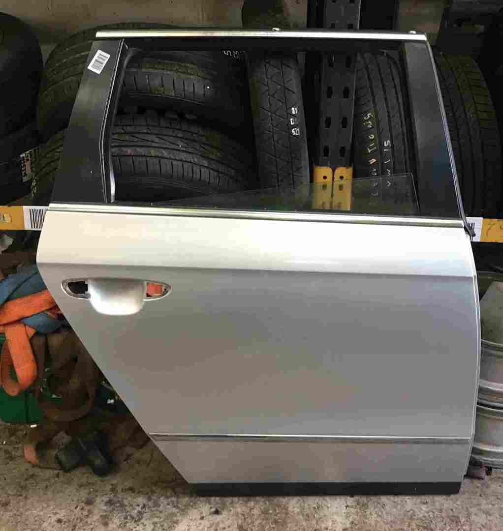 Volkswagen Passat Estate B6 2005-2010 Drivers OSR Rear Door Silver LA7W