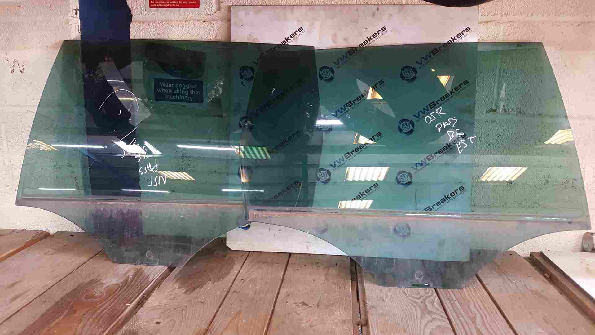 Volkswagen Passat Estate B6 2005-2010 NSR OSR Rear Window Glass Factory Tinted