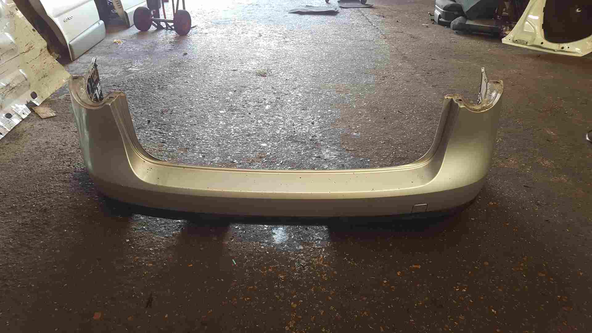 Volkswagen Passat Estate B6 2005-2010 Rear Bumper Silver La7w TOW Cut OUT