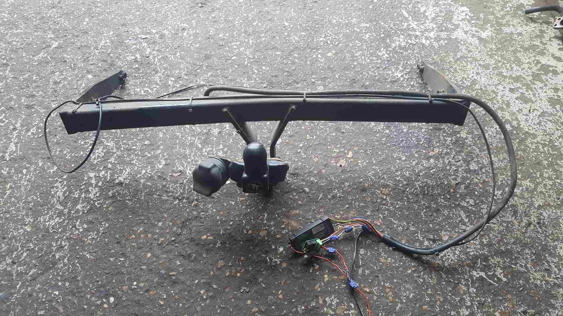 Volkswagen Passat Estate B6 2005-2010 Rear TOW Bar Complete TOW TRUST