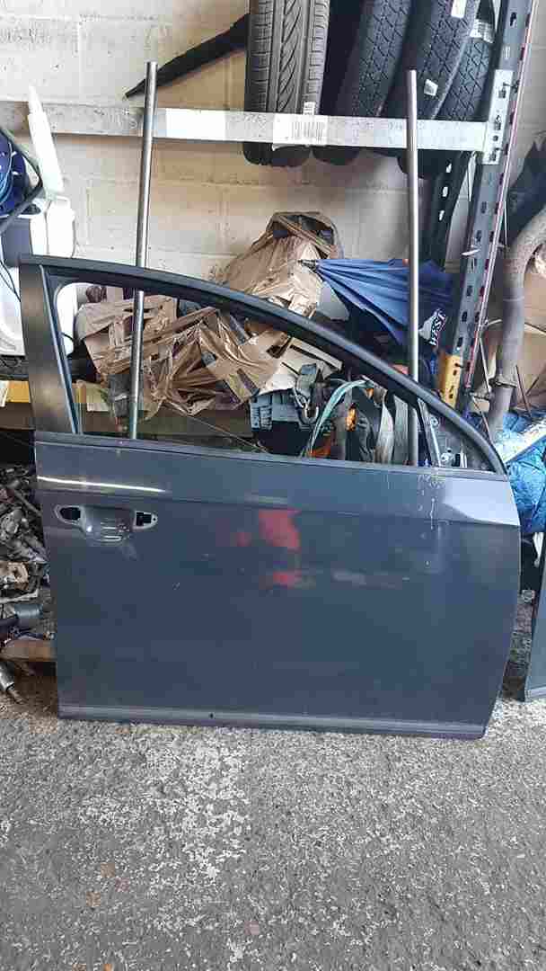 Volkswagen Passat Estate B7 2010-2015 Drivers OSF Front Door Grey Li7f