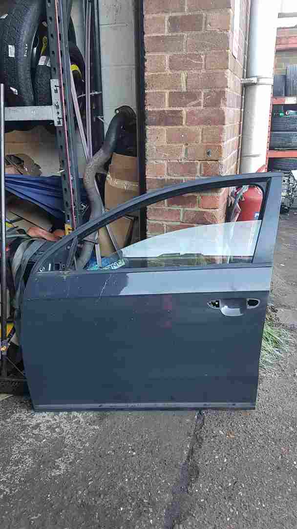 Volkswagen Passat Estate B7 2010-2015 Passenger NSF Front Door Grey Li7f