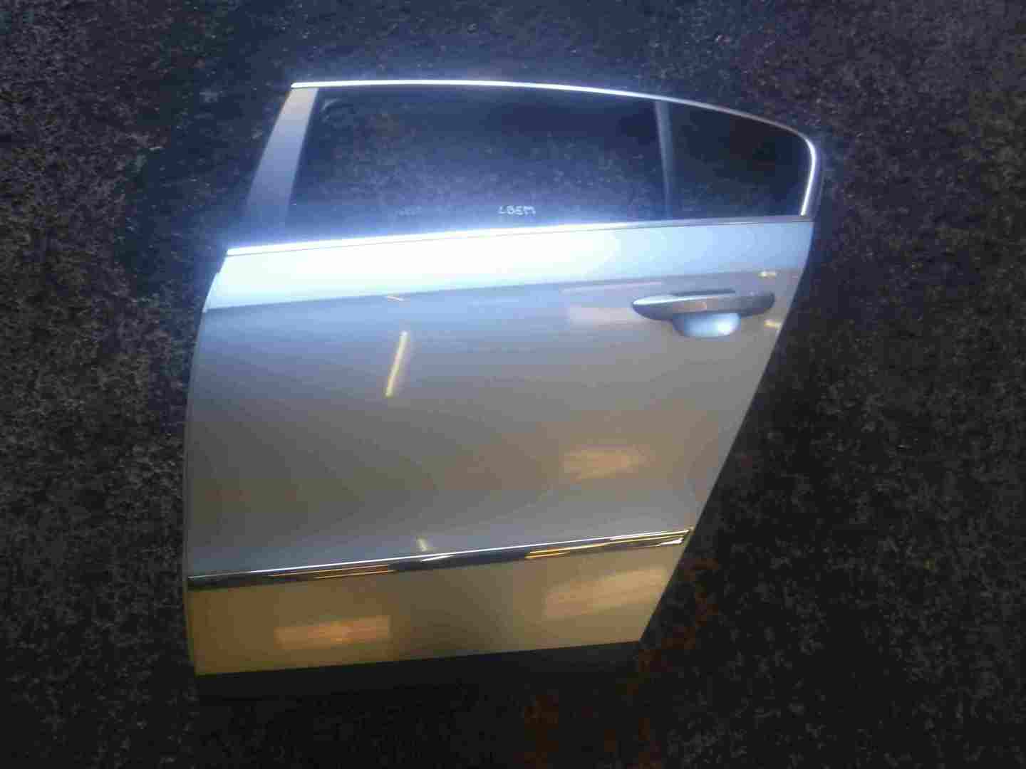 Volkswagen Passat Saloon B6 2005-2010 Passenger NSR Rear Door Silver LB5M