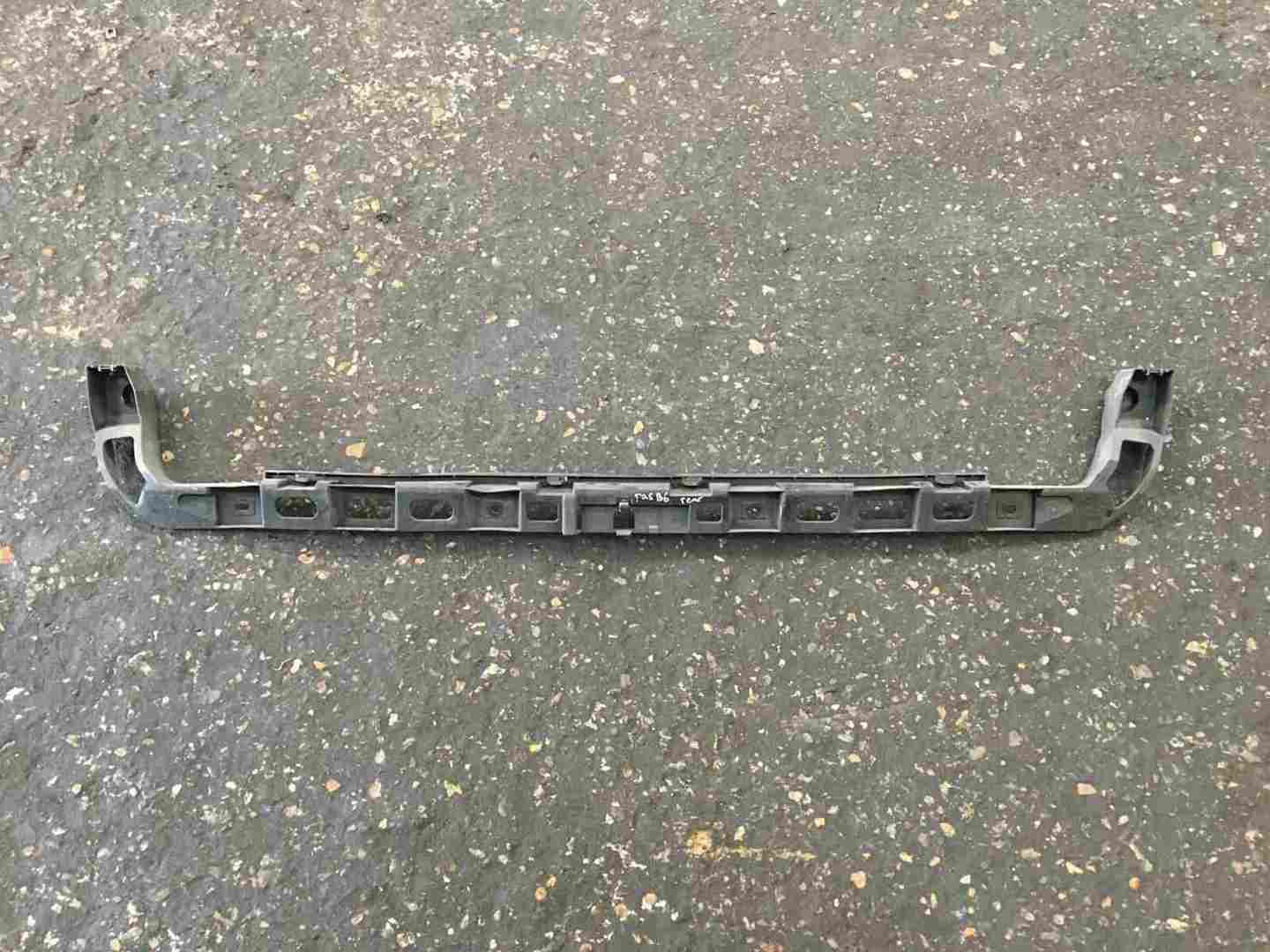 Volkswagen Passat Saloon B6 2005-2010 Rear Bumper Centre Bracket
