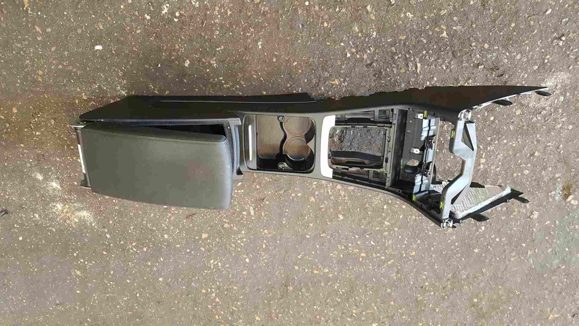 Volkswagen Passat Saloon B7 2010-2015 Centre Console Trim CUP Holder