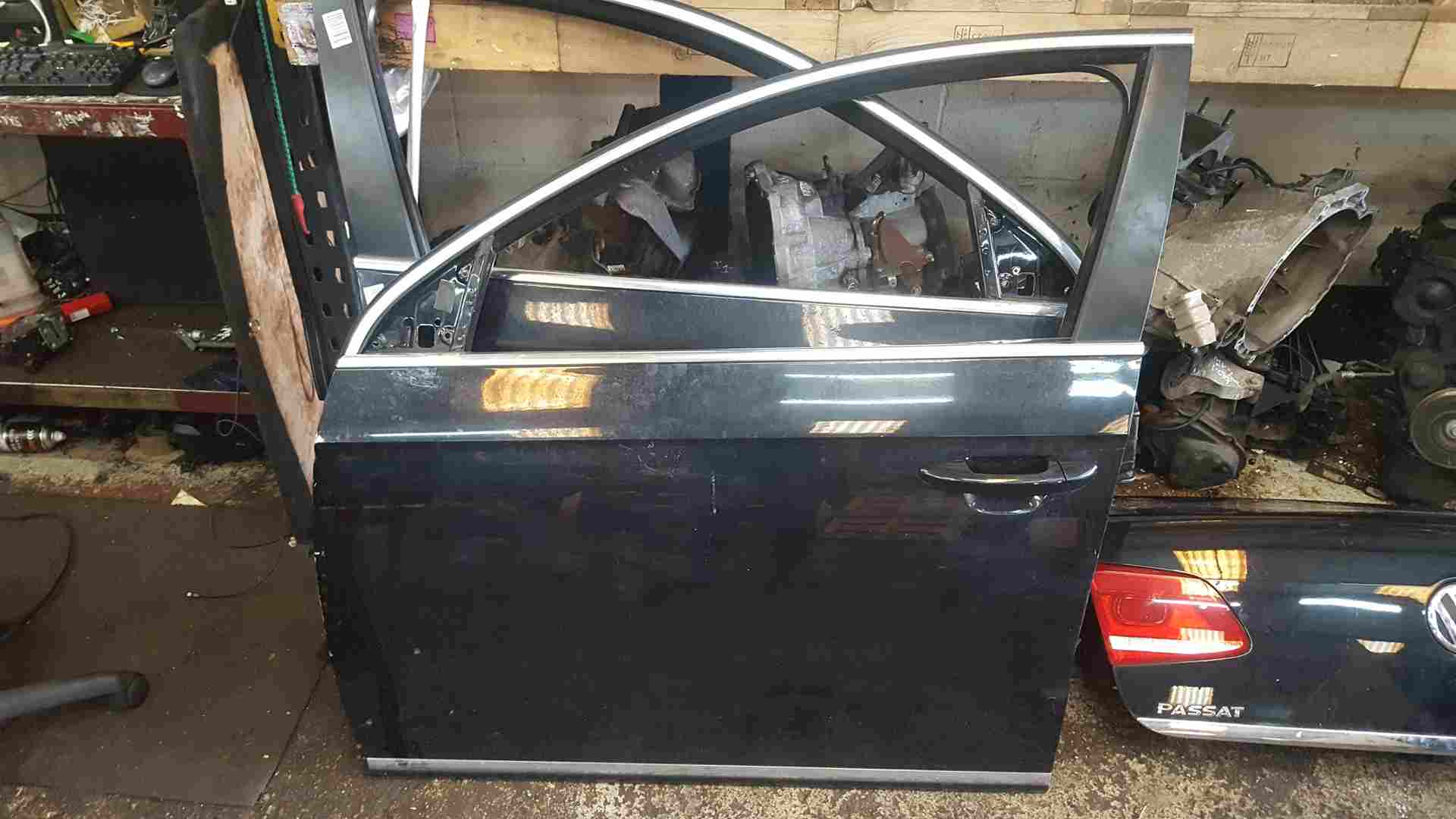 Volkswagen Passat Saloon B7 2010-2015 Passenger NSF Front Door Black Lc9x