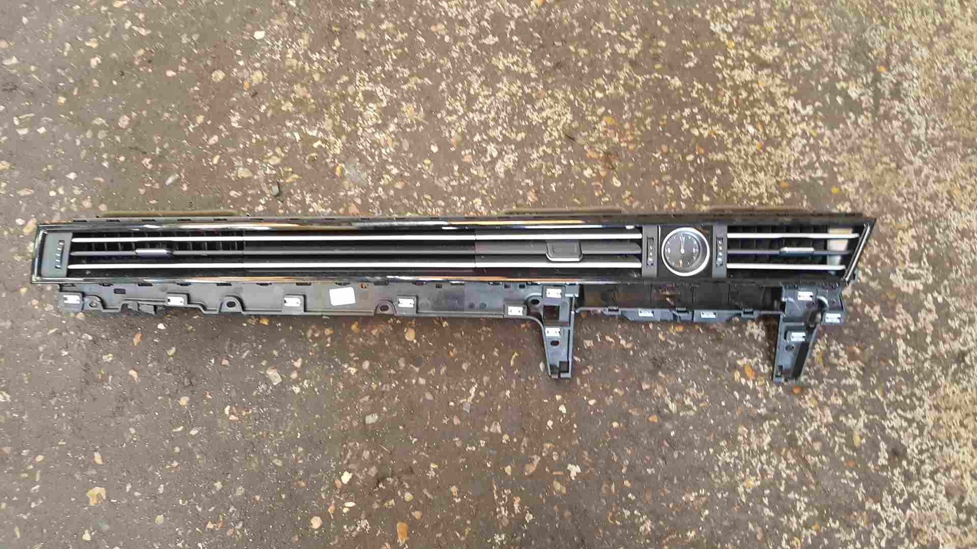 Volkswagen Passat Saloon B8 2015-2022 Centre Heater Vent Panel Clock 3G2858415F