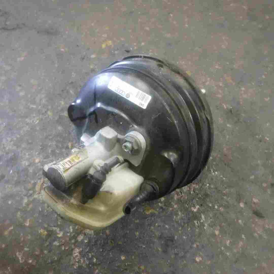 Volkswagen Phaeton 2002-2006 3.0 TDi Brake Master Cylinder 3D2612105B