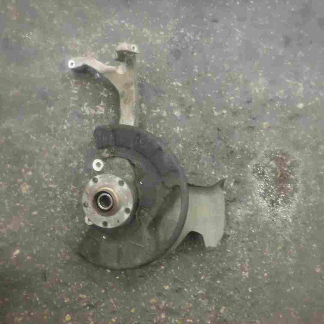 Volkswagen Phaeton 2002-2006 3.0 TDi Drivers OSF Front Hub Carrier With Bearing