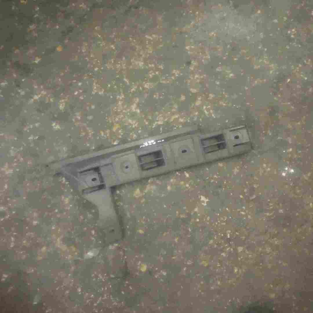 Volkswagen Phaeton 2002-2006 Drivers OSR Rear Bumper Guide Mount Bracket