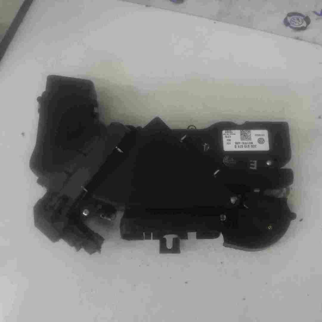 Volkswagen Phaeton 2002-2006 Drivers Side Air Heater Duct Actuator 3D0819874B