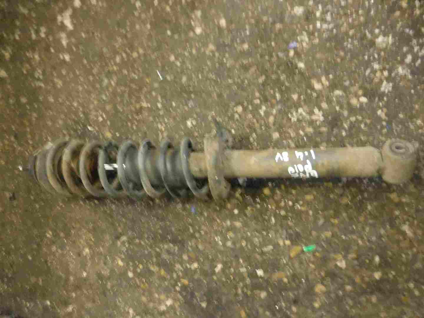 Volkswagen Polo 1999-2003 6N2 1.4 8v Drivers Passengers Rear Shock Spring Strut