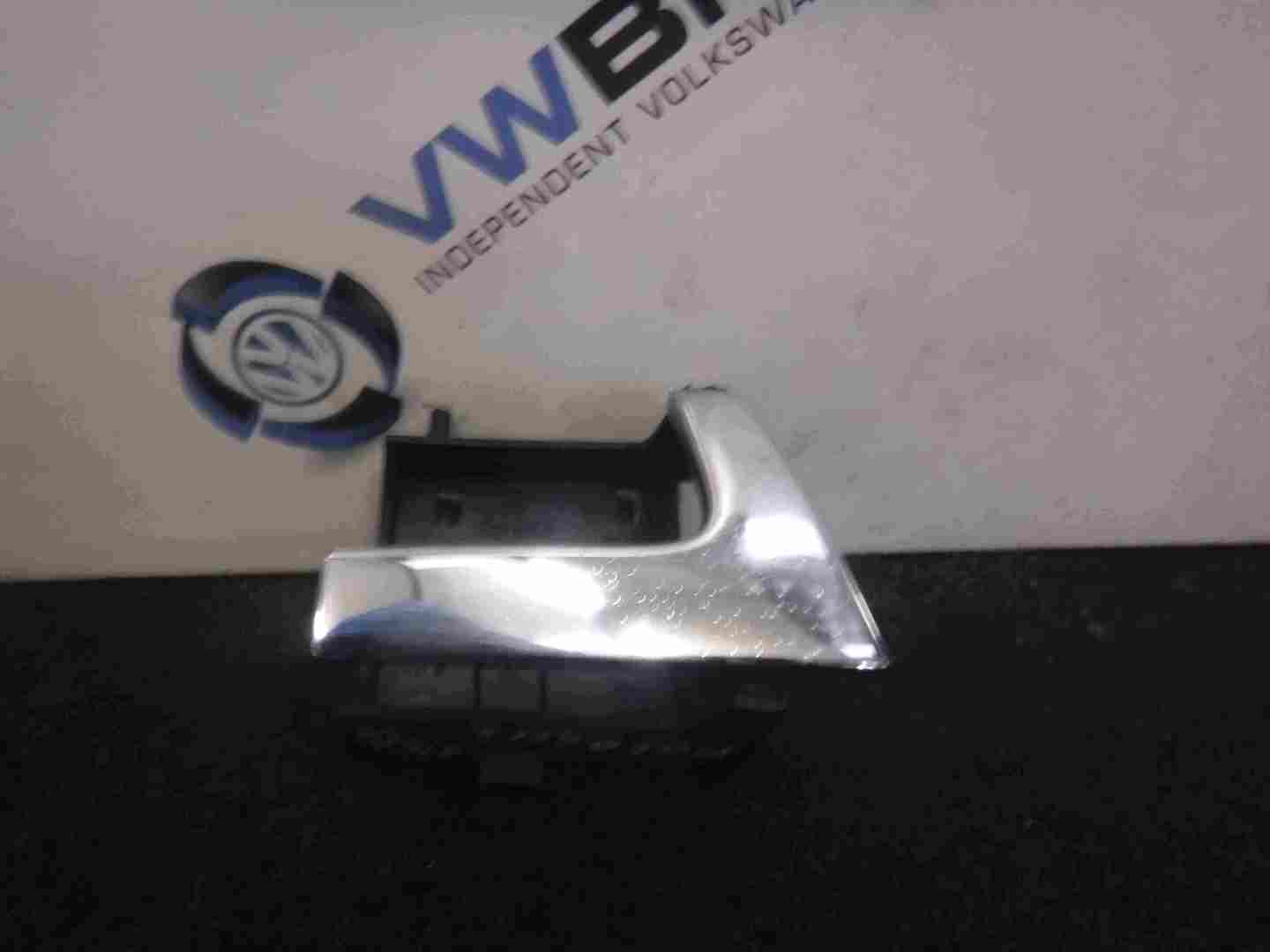 Volkswagen Polo 1999-2003 6N2 Drivers OSR Rear Interior Door Handle