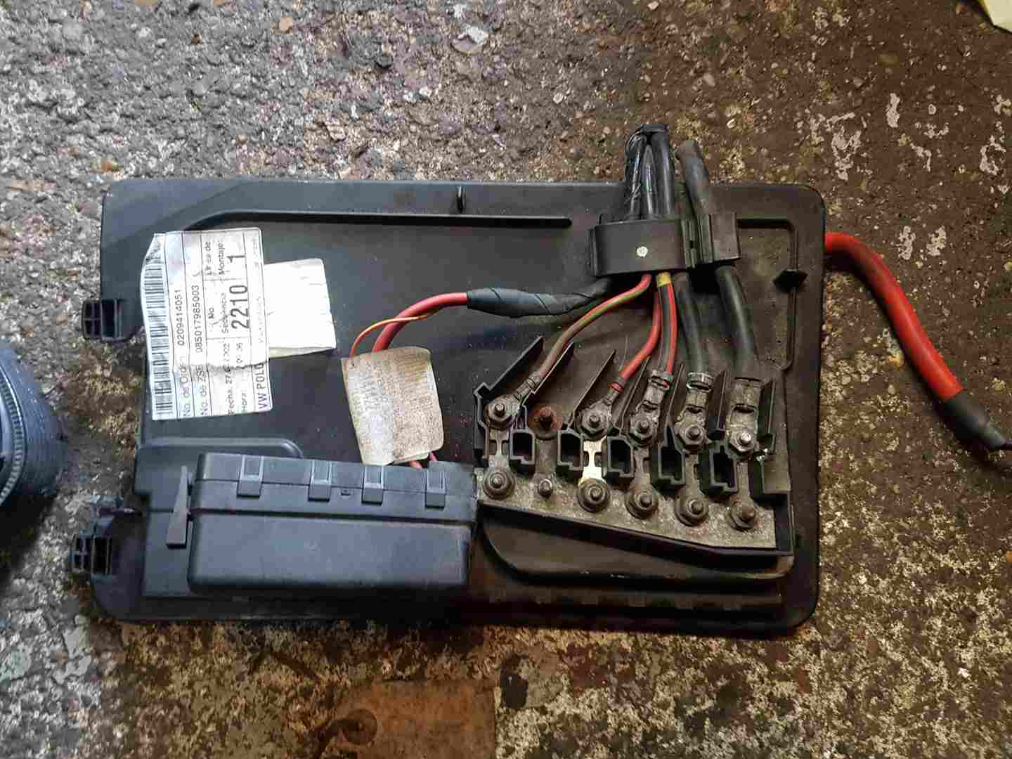 Volkswagen Polo 2003-2006 9N 1.4 TDI Fuse BOX Cover LID 6Q0937550c