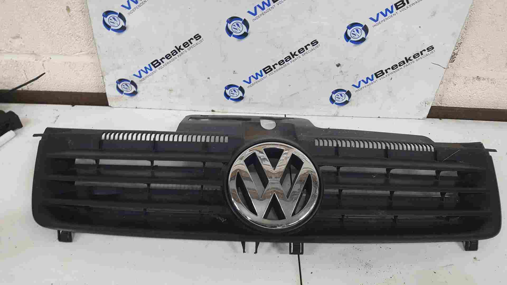 Volkswagen Polo 2003-2006 9N Front Grille Grill WITH Badge 6Q0853653c