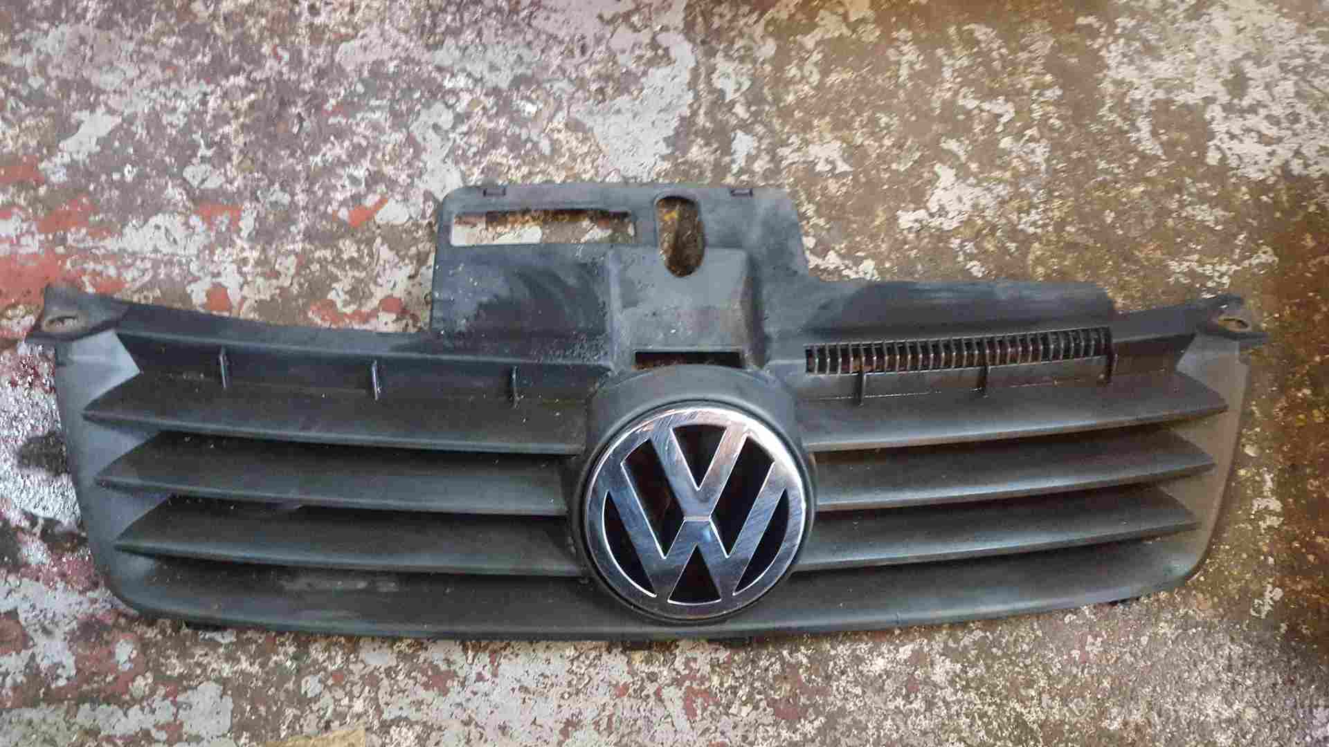 Volkswagen Polo 2003-2006 9N Front Grille Grill + Badge