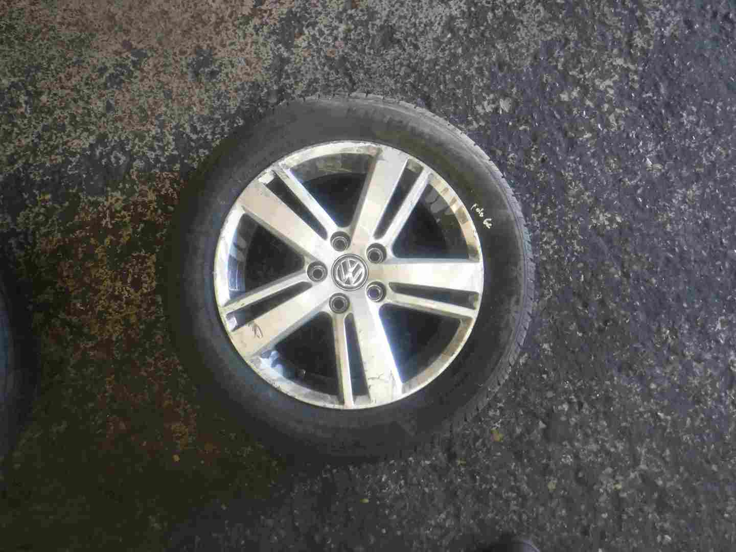 Volkswagen Polo 6C 2014-2017 Borbet Alloy Wheel + Tyre 185 60 15 6mm 6QS601025C