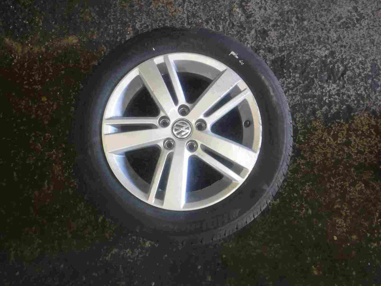 Volkswagen Polo 6C 2014-2017 Borbet Alloy Wheel And Tyre 185 60 15 7mm