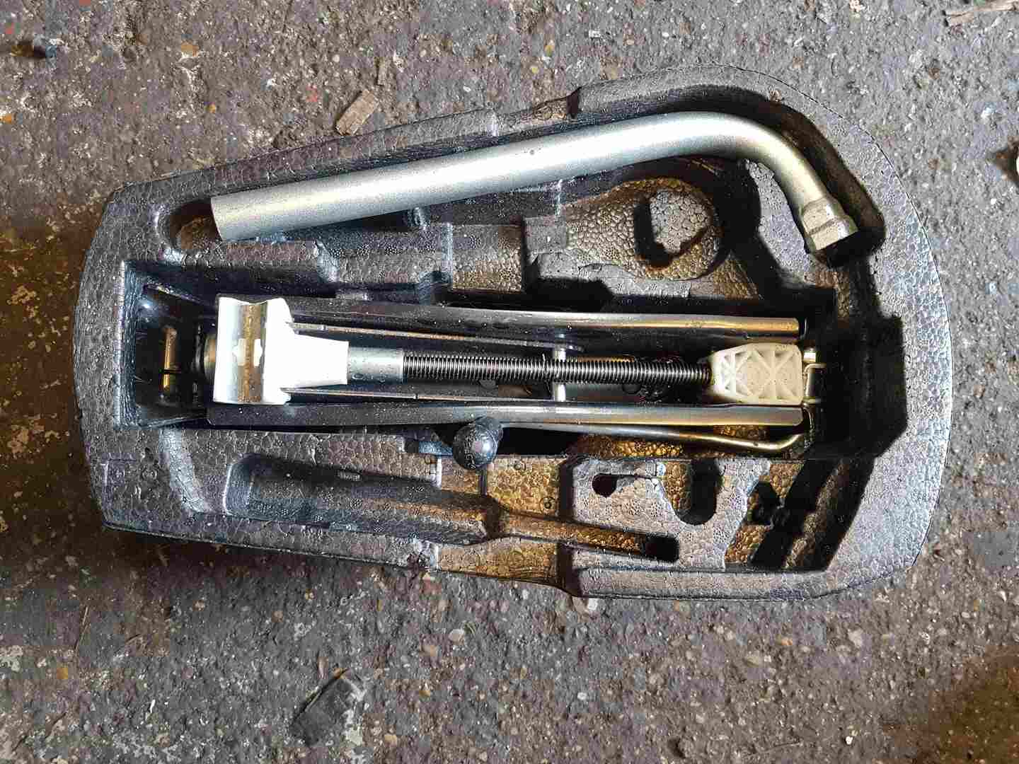 Volkswagen Polo 6C 2014-2017 Spare Wheel Jack SET 6Q0012115k