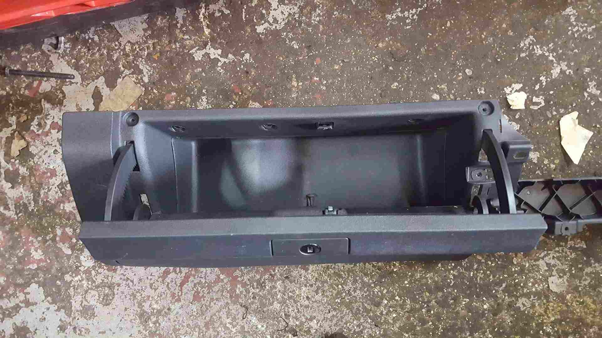 Volkswagen Polo 6N2 19992003 Dashboard Glove BOX 6N2857103B Store
