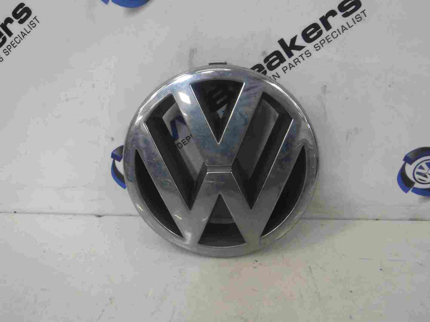 Volkswagen Polo 6N2 1999-2003 Front Grill Badge Emblem 3B0853601