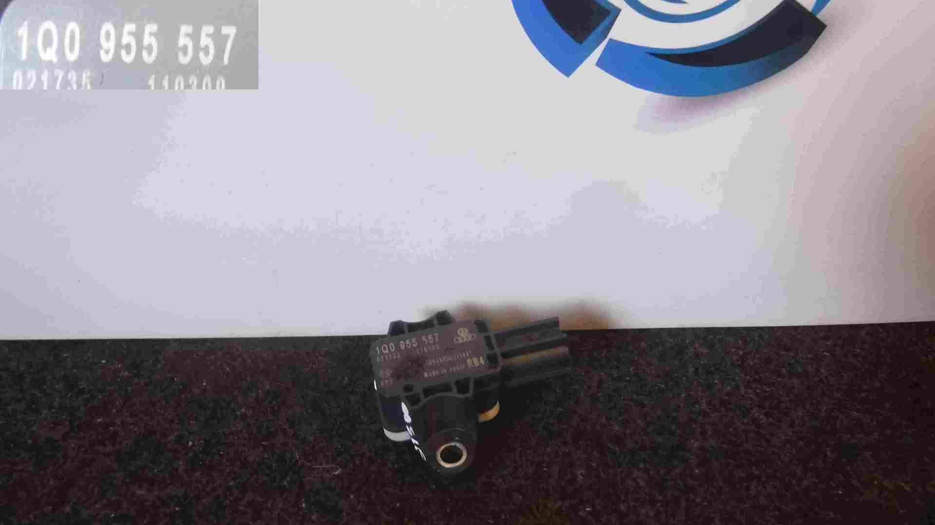Volkswagen Polo 6R 2009-2014 Airbag Crash Impact Sensor 1Q0955557