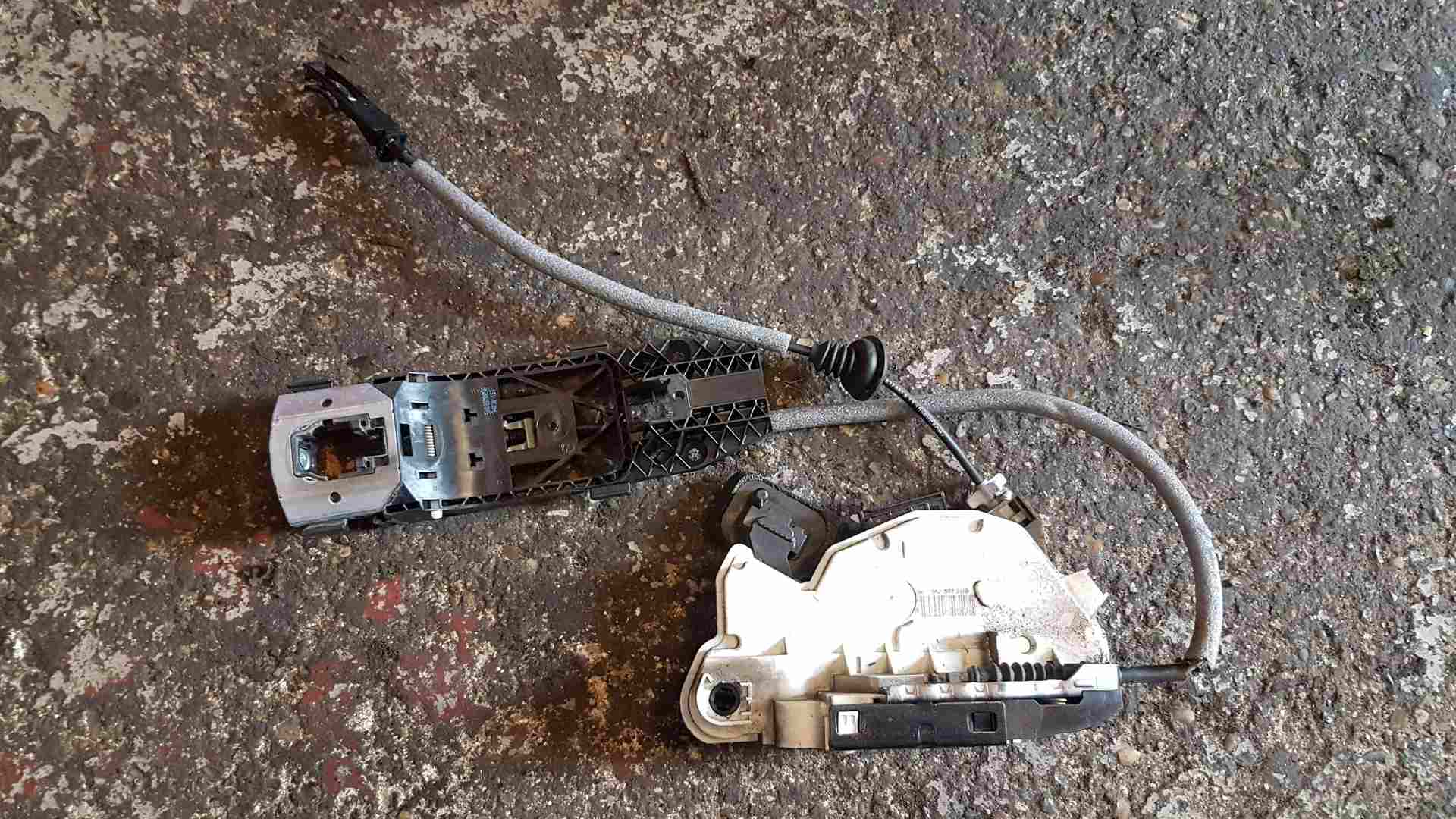 Volkswagen Polo 6R 2009-2014 Drivers OSF Front Door Lock Mechanism 5Dr