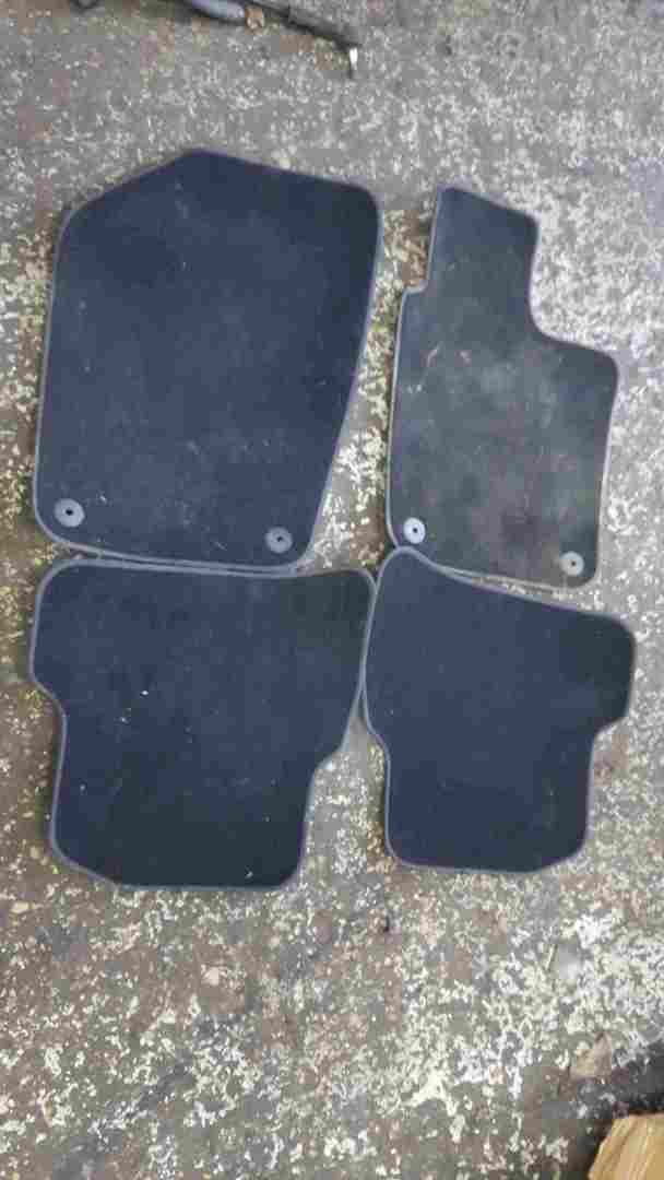 Volkswagen Polo 6R 2009-2014 Floor MATs SET Worn Drivers side  6R2863011