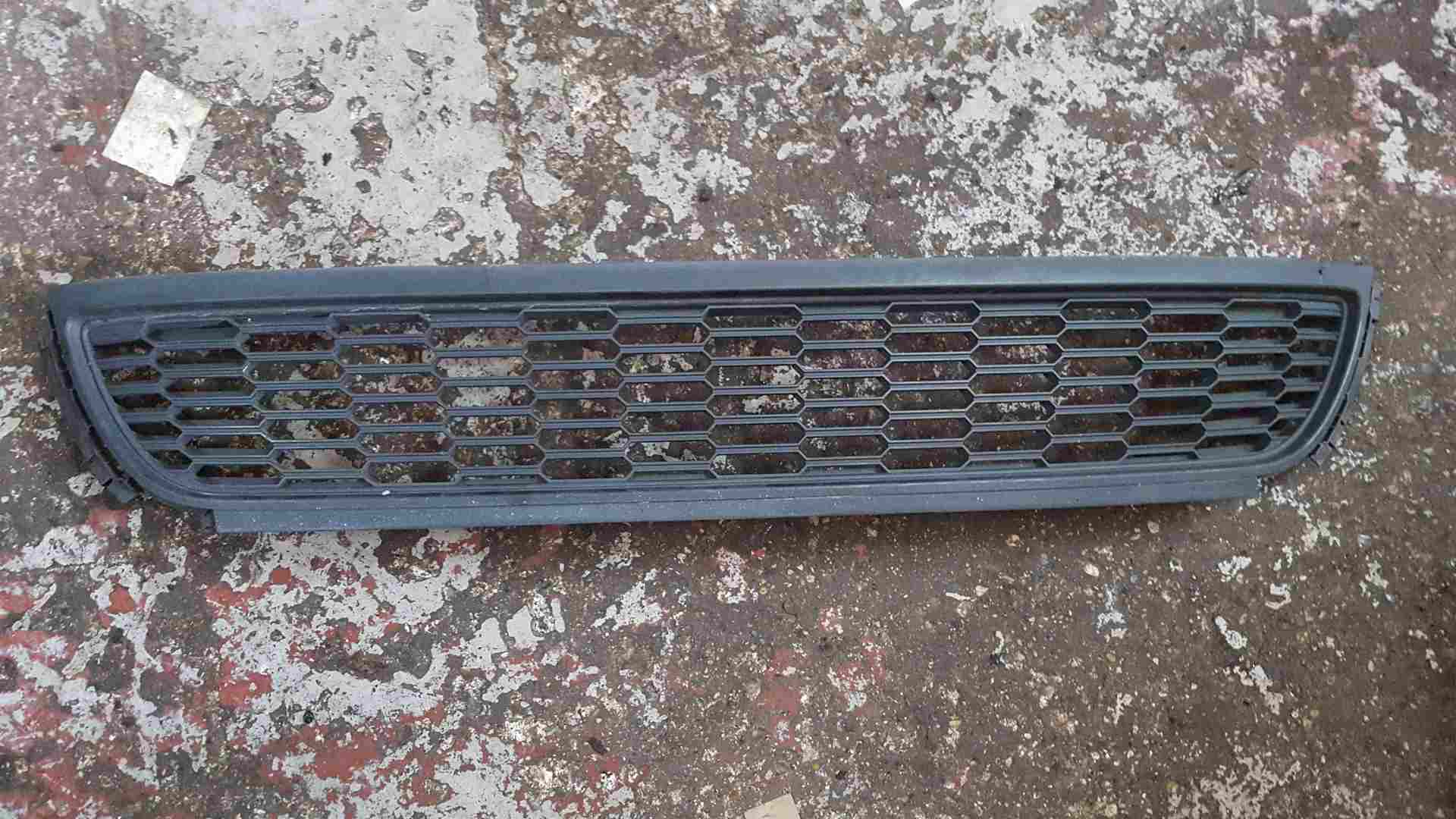 Volkswagen Polo 6R 2009-2014 Front Bumper Grill Lower 6R0853677A