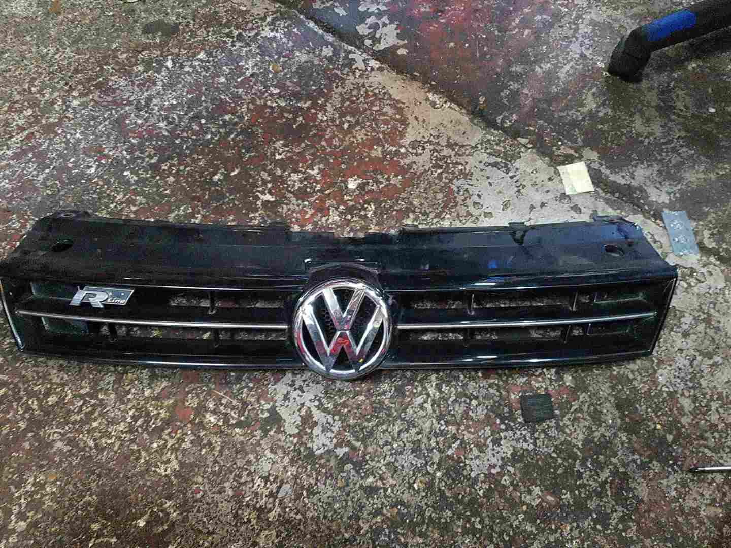 Volkswagen Polo 6R 2009-2014 Front Bumper Grill TOP With Emblem Rline