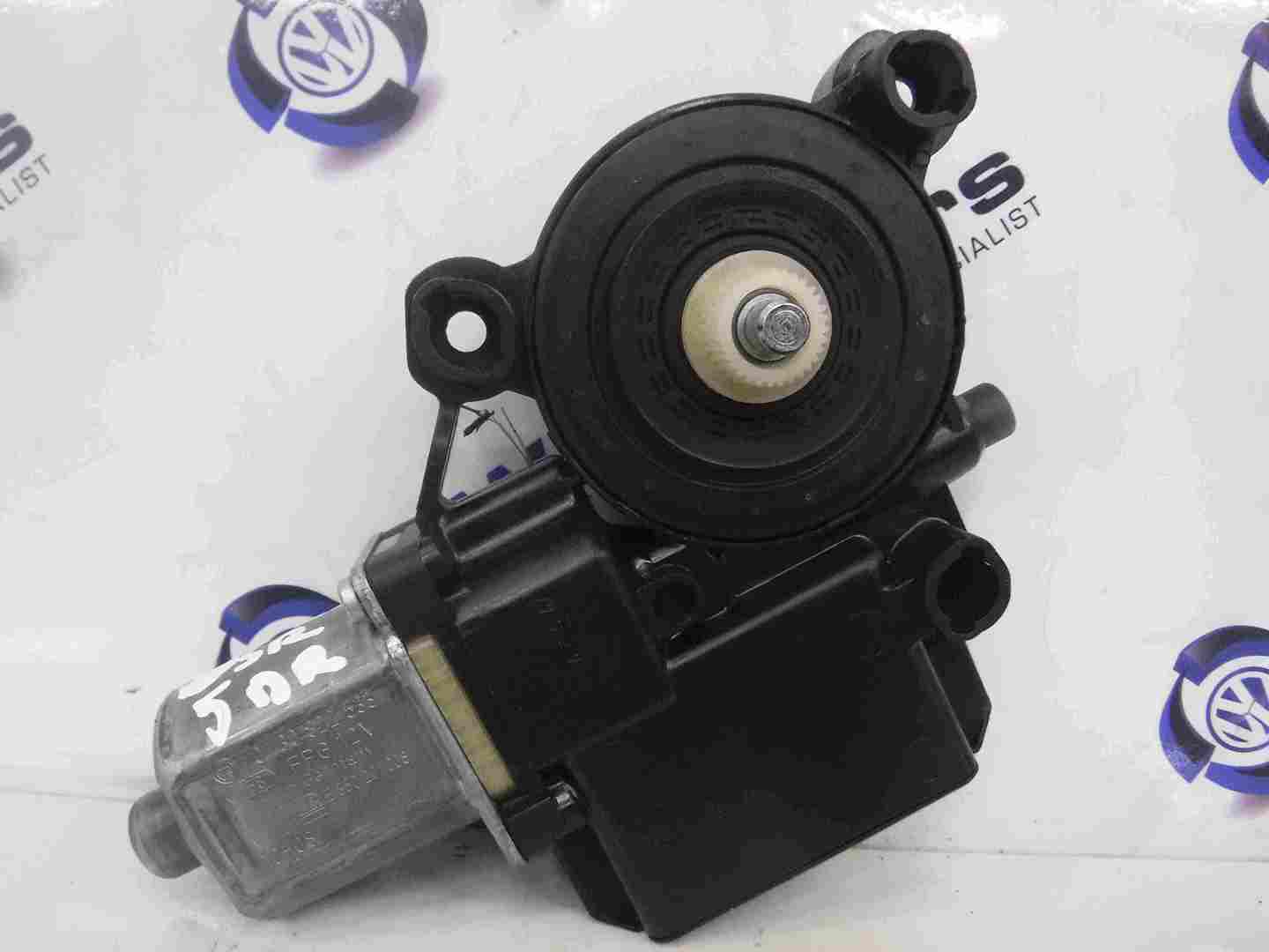 Volkswagen Polo 6R 2009-2015 Drivers OSR Rear Window Motor 6R0959812F 0130822533