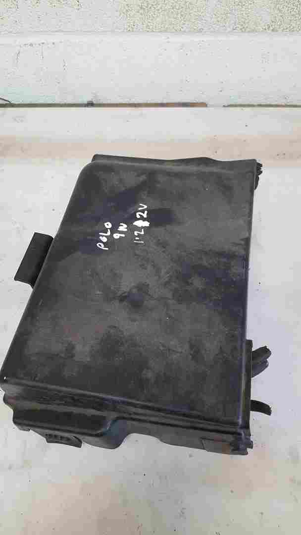 Volkswagen Polo 9N 2003-2006 Battery Terminal Holder Cover 6Q0915429d 6Q0937550F