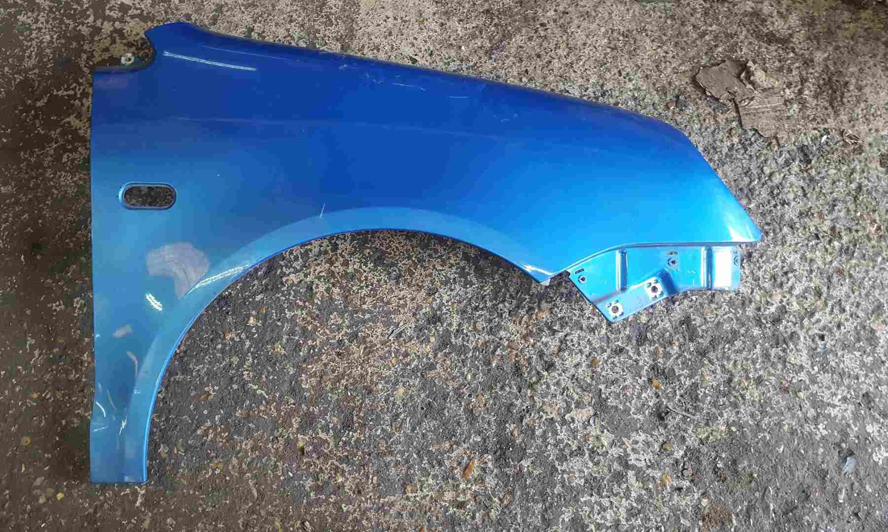 Volkswagen Polo 9N 2003-2006 Drivers OS Wing Blue LA5M
