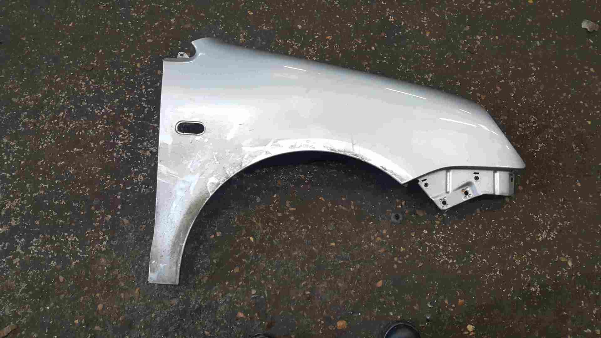 Volkswagen Polo 9N 2003-2006 Drivers OS Wing Silver LA7W