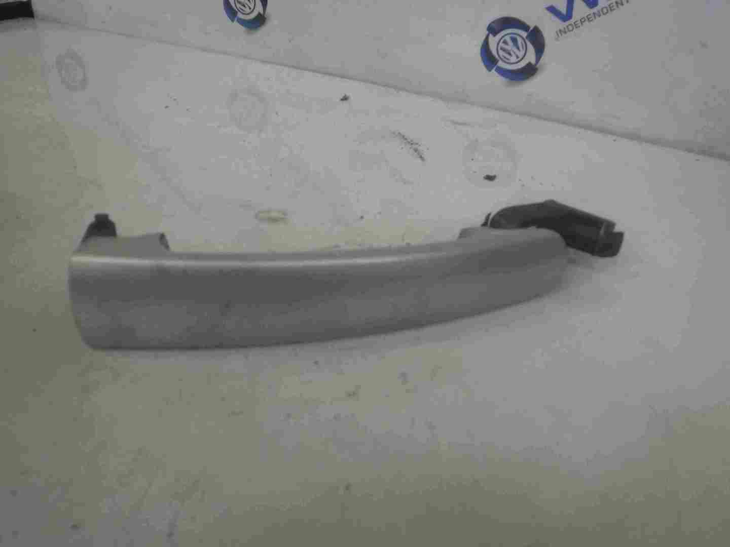 Volkswagen Polo 9N 2003-2006 Drivers OSF Front Exterior Door Handle Silver