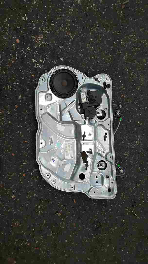Volkswagen Polo 9N 2003-2006 Drivers OSF Front Window Motor + Regulator 5dr