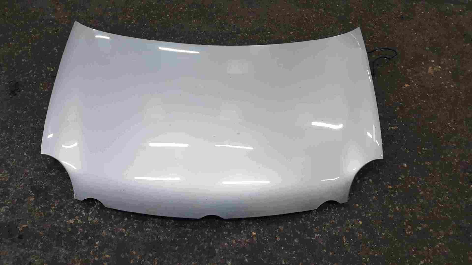 Volkswagen Polo 9N 2003-2006 Front Bonnet Silver LA7W