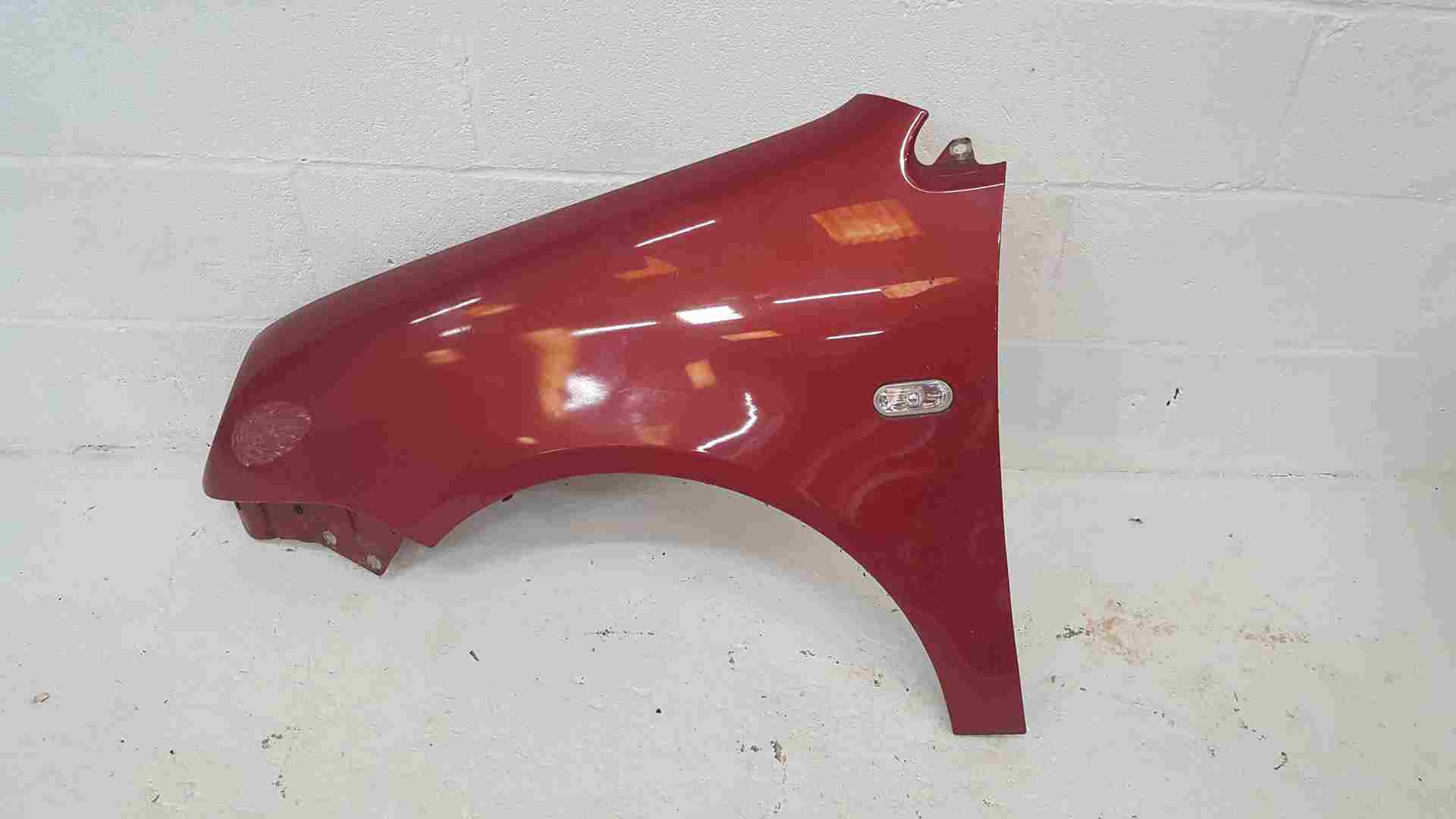 Volkswagen Polo 9N 2003-2006 Passenger Ns Wing RED Lp3g