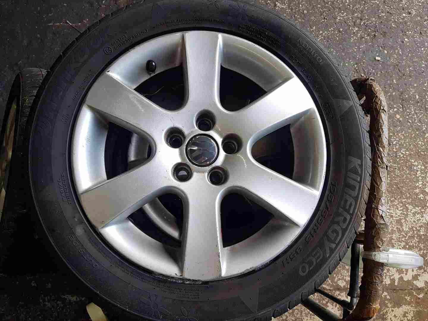 Volkswagen Polo 9N3 2006-2008 Borbet Alloy Wheel 15Inch + 195 55 15 6Mm 4/5